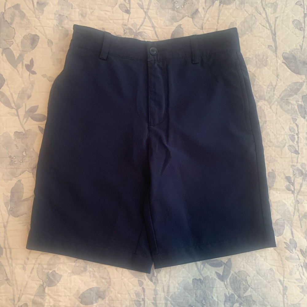Excellent condition boys golf shorts sz S